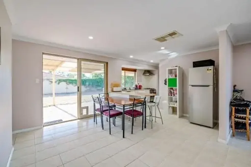 Charming 3-Bedroom Home in Langford – Ideal Location for Convenience and Comfort