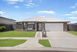 8 Ferguson Way, Sale