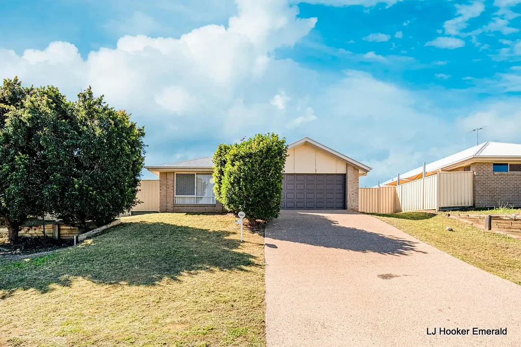 22 Scenic Drive, Emerald, QLD 4720