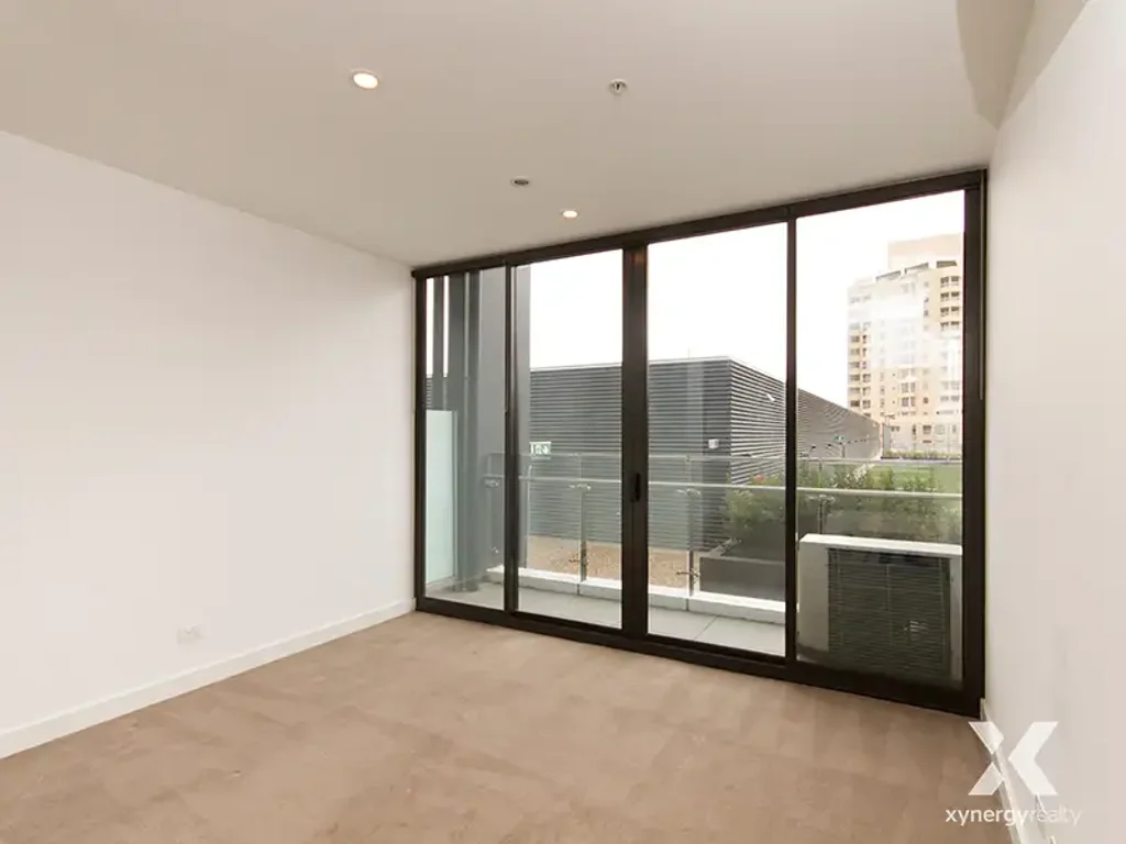 Spacious 1-Bedroom Apartment in Vogue!