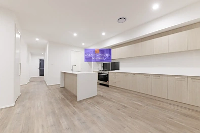 Address Withheld, Oran Park, NSW 2570, 5 rūma, 3 rūma horoi, House