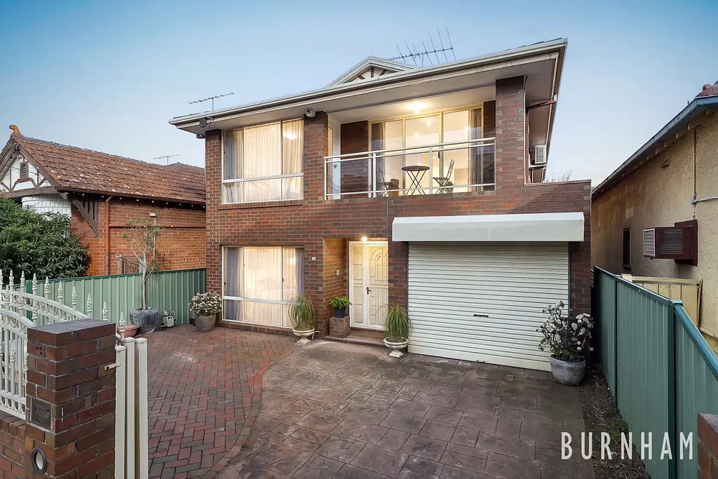 Footscray 4Phòng ngủ Family-Sized Living in Central Footscray on a Coveted 480m²