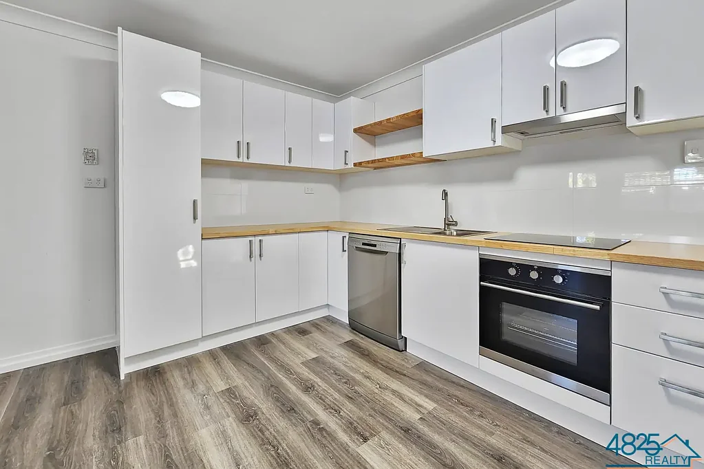 Mount Isa 10ਬੈੱਡਰੂਮ With a return like this, why bother with the stress of renovating!