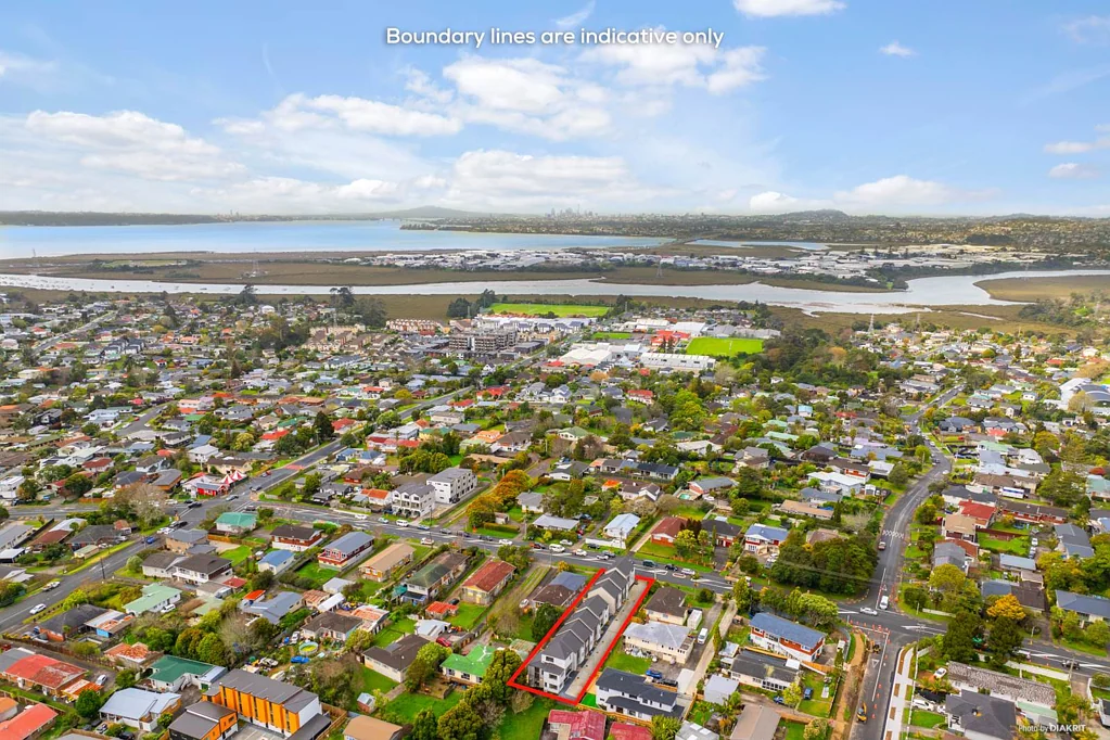 3/88 Te Atatu Road, Te Atatu South, Waitakere City, Auckland
