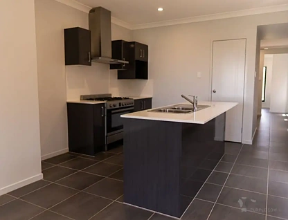 3 Bedford Crescent, Spring Mountain, QLD 4300, 4房, 2浴, 整租独立别墅