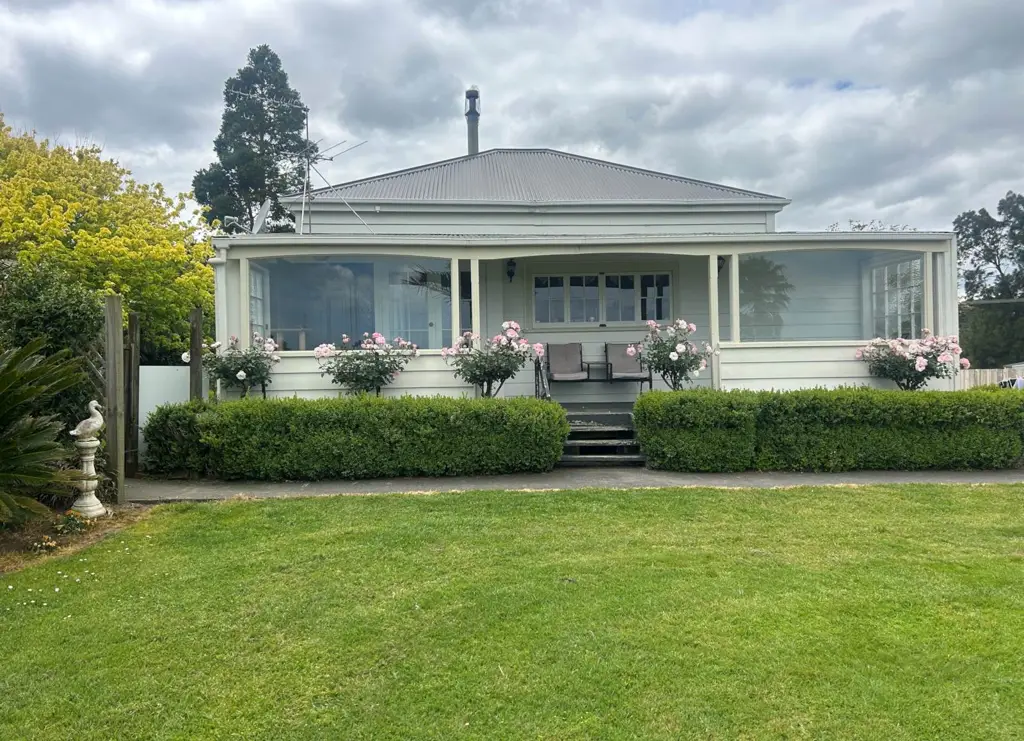 Waiuku 4 Bedroom Charming Family Villa - Motivated Vendors Say Sell