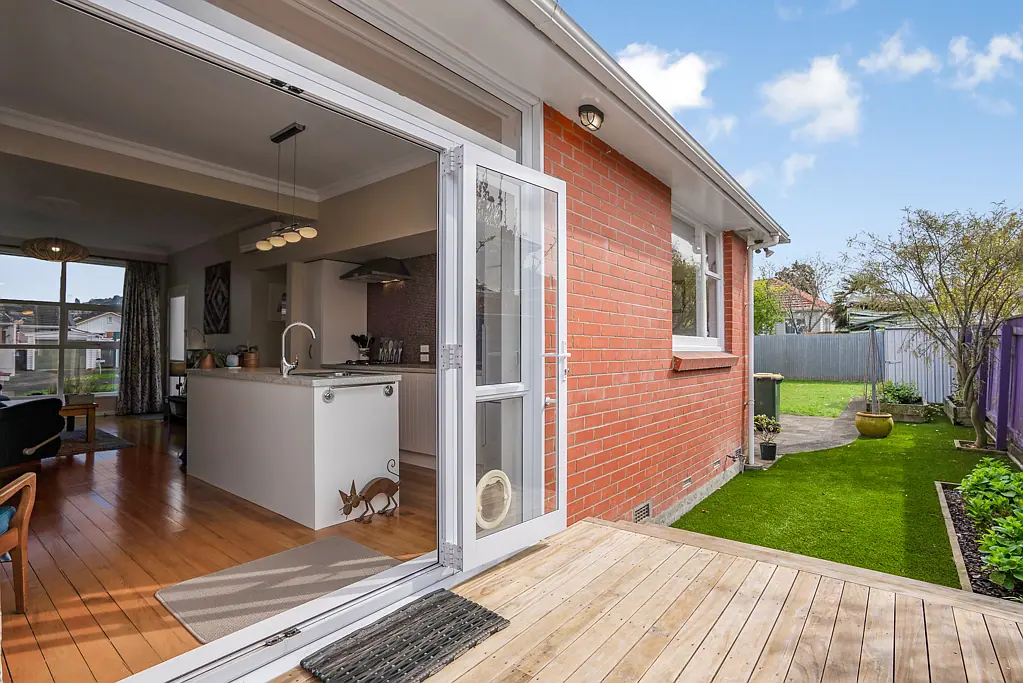 Epuni 2 Slaapkamer Sun, Style & Easy Living