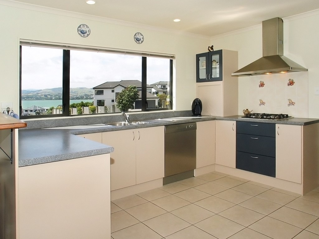 1 Saint Austell Close, Camborne, Porirua, 4 침실, 0 욕실