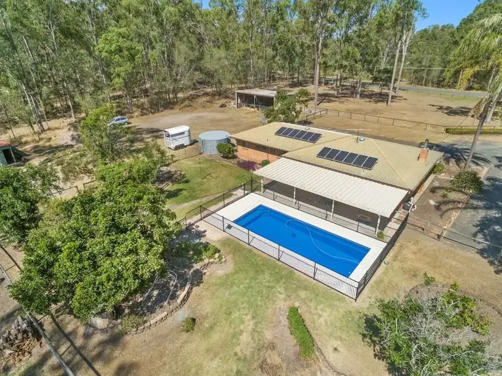 Jimboomba 10 Acres of PRIME LAND minutes to town.
