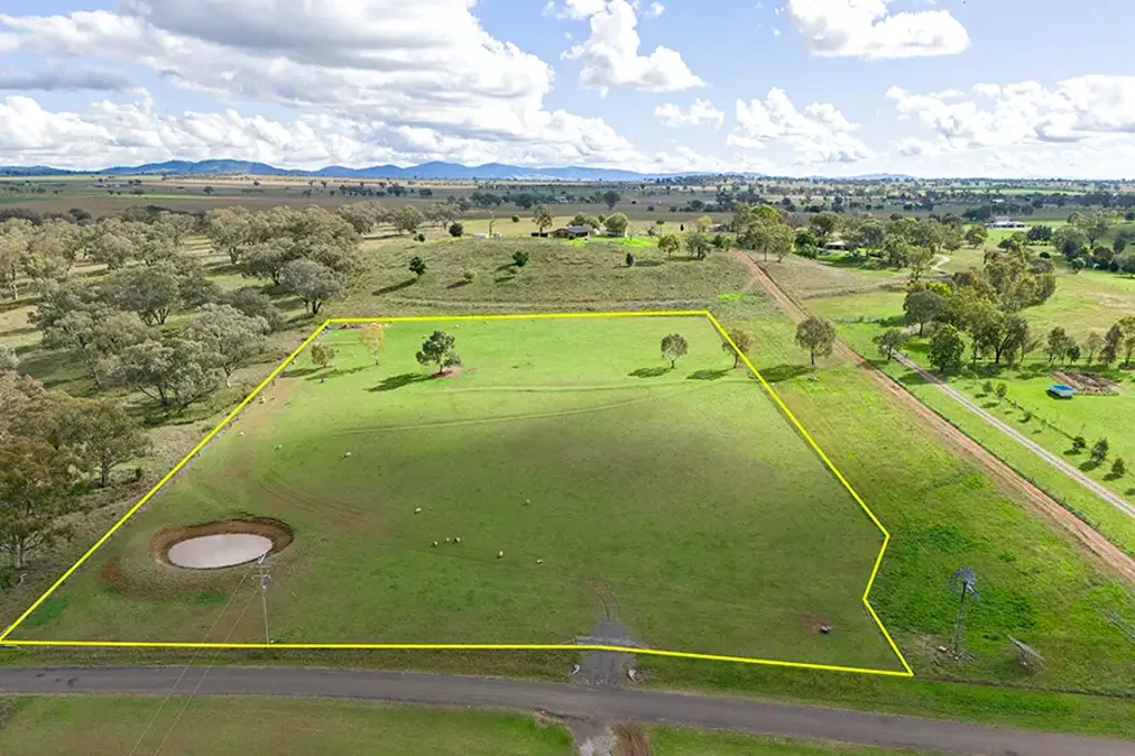 Tamworth  Picturesque 5-Acre Lifestyle Block