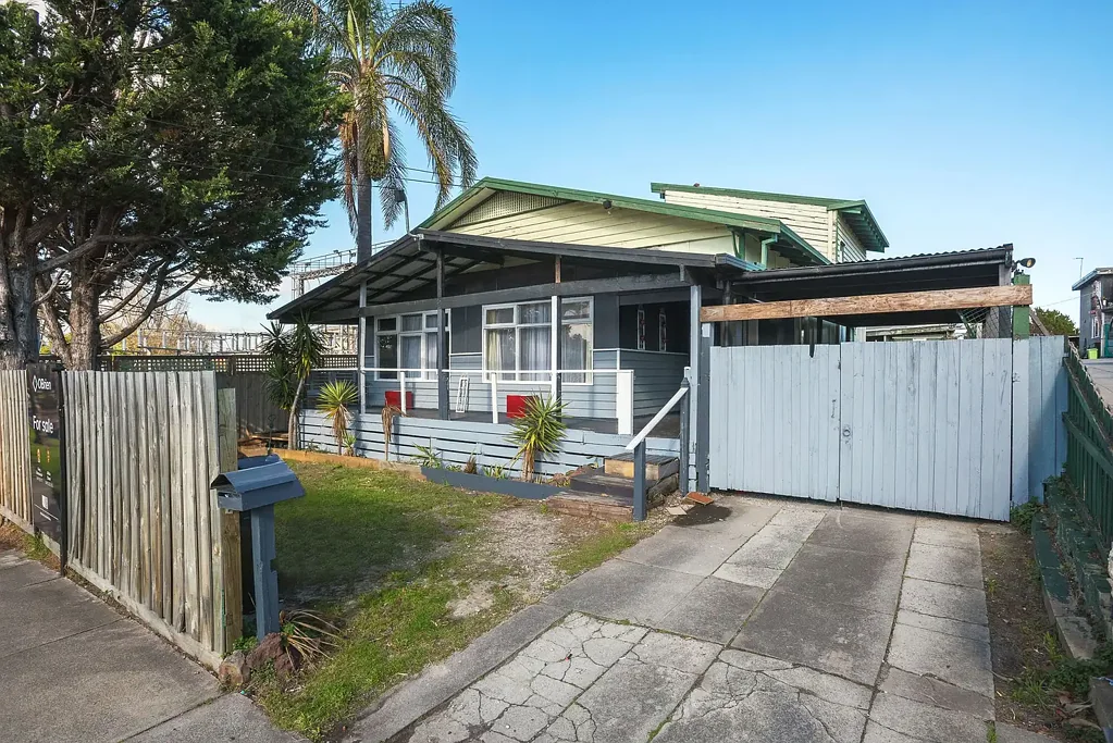 Mordialloc 3कमरा Exciting Entry-Level Opportunity with Endless Potential
