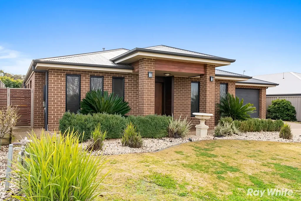 92 Strickland Drive, Boorooma, NSW 2650
