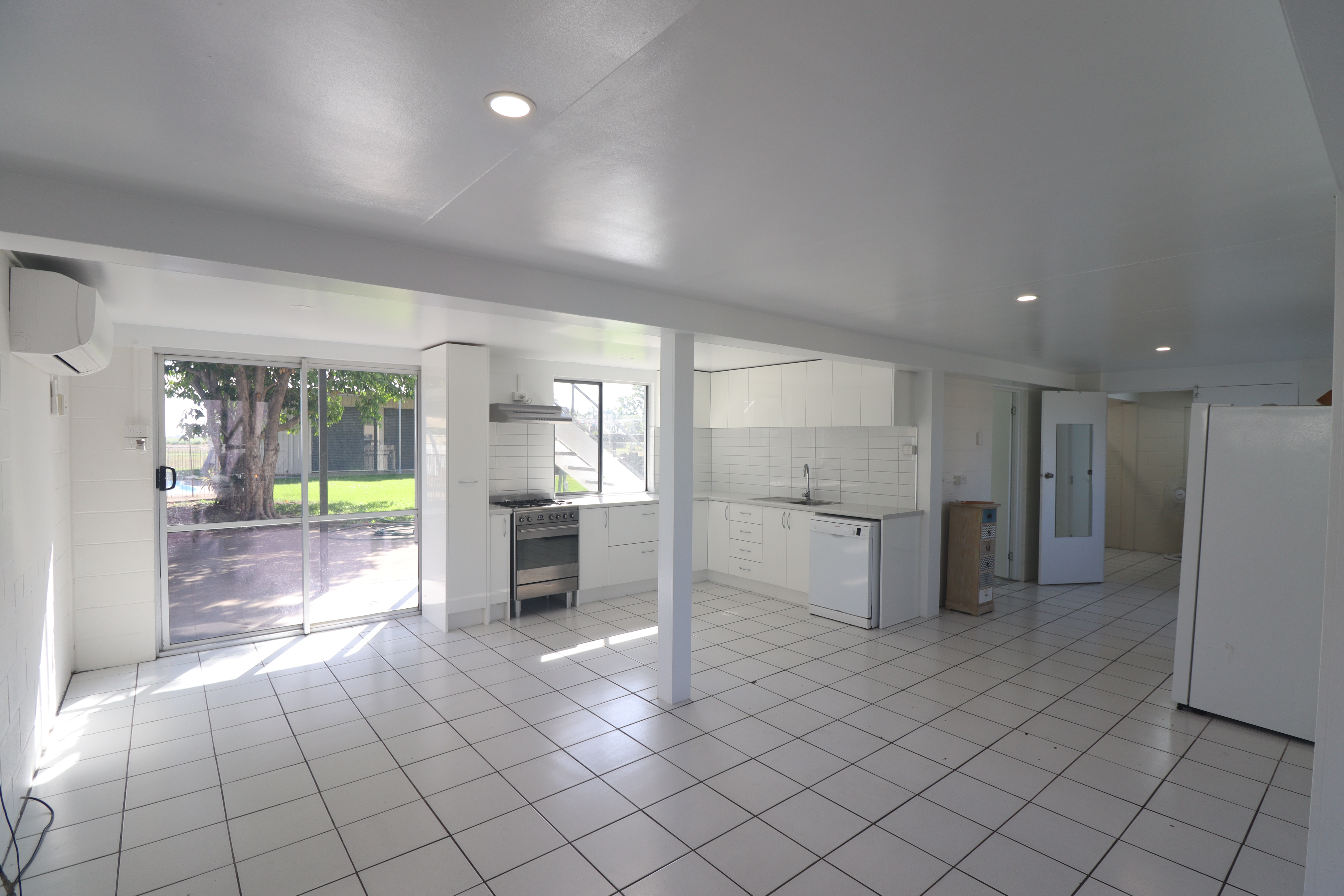 62 THIRD AV, HOME HILL QLD 4806, 0 chambres, 0 salles de bain, House