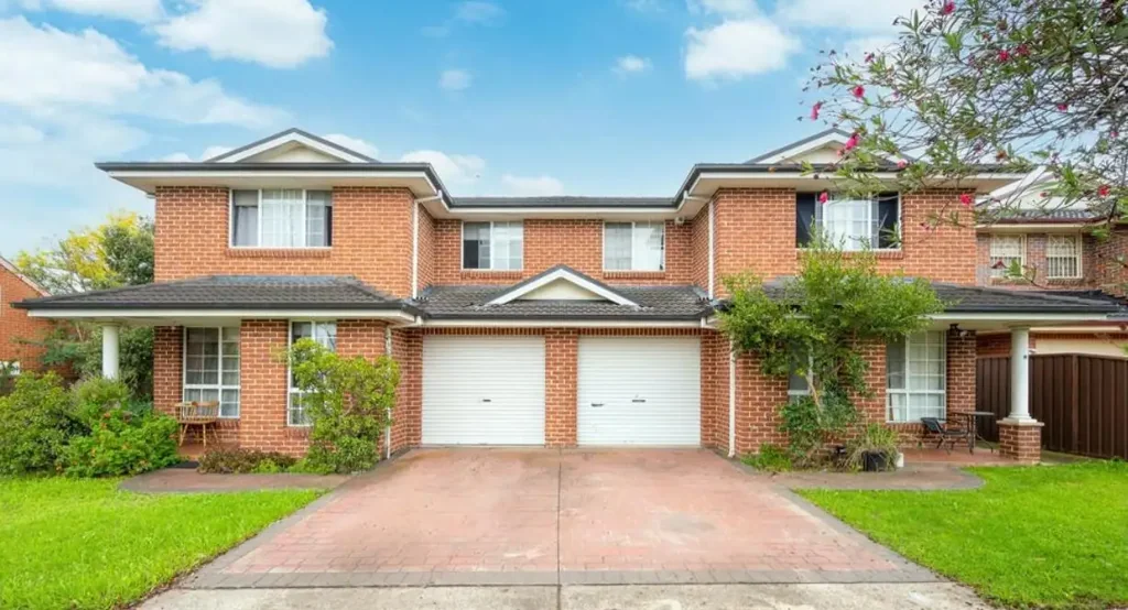 Modern And Spacious 3 Bedroom Townhouse