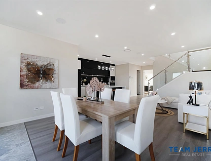 21 Knockanara Drive, Flat Bush, Manukau City, 8 Bedrooms, 6 Bathrooms, House