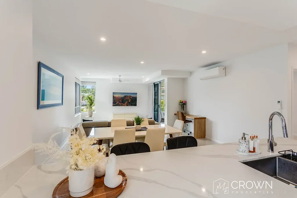 Redcliffe 3 Bedroom Modern Luxury Waterside Apartment Must Be Sold