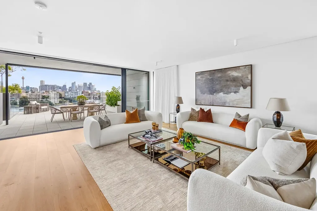 Darling Point 3Zimmer 'Norfolk' Dramatic New Two-Storey Penthouse with Private Pool and Panoramic Harbour and Opera House Views