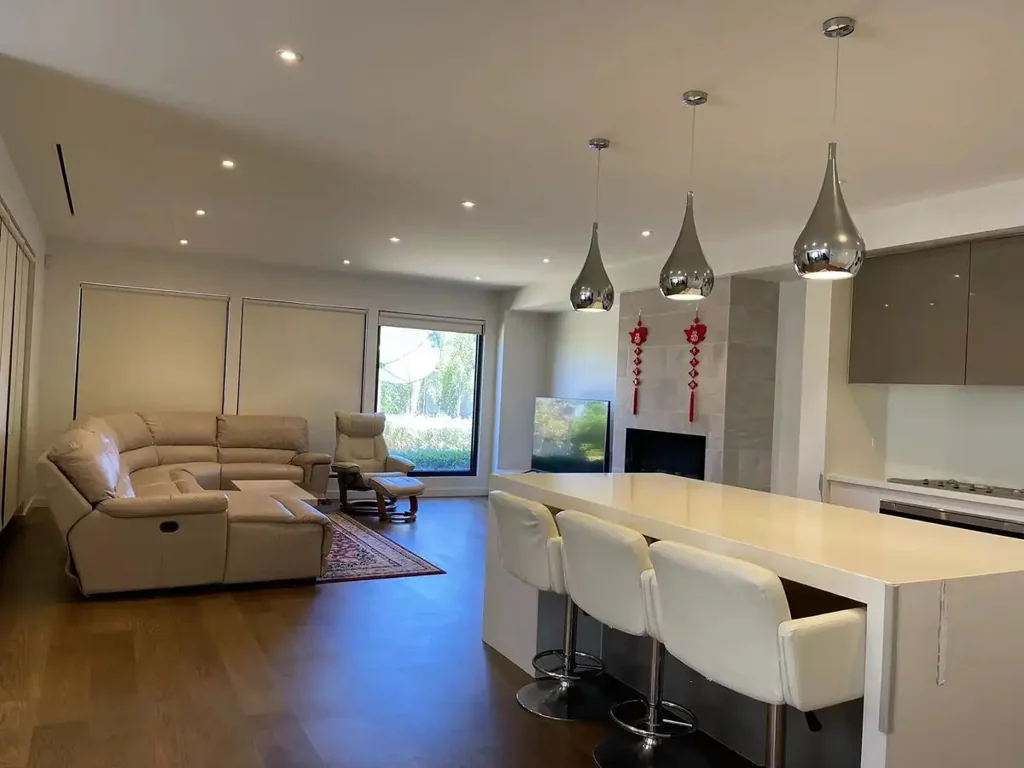 Furnished Contemporary & Spacious Residence with everything you need to feel ‘at home’
