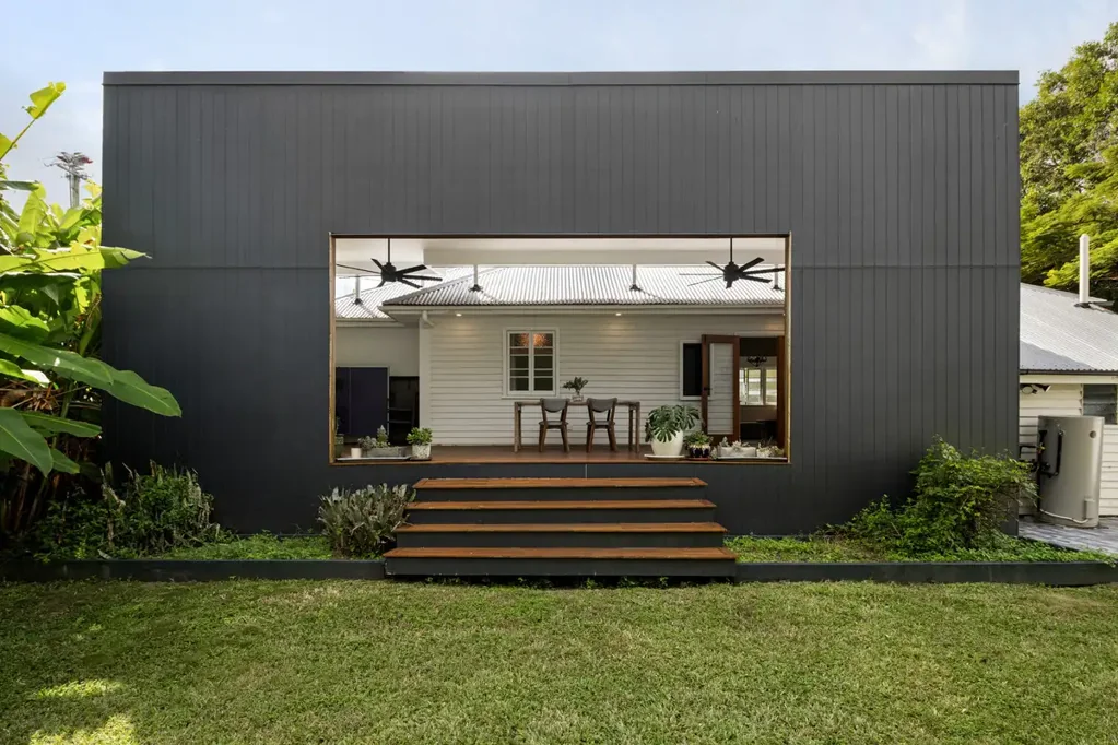 Annerley 3ห้องนอน Charming Post-War Home on a Stunning 645m² Parkside Block