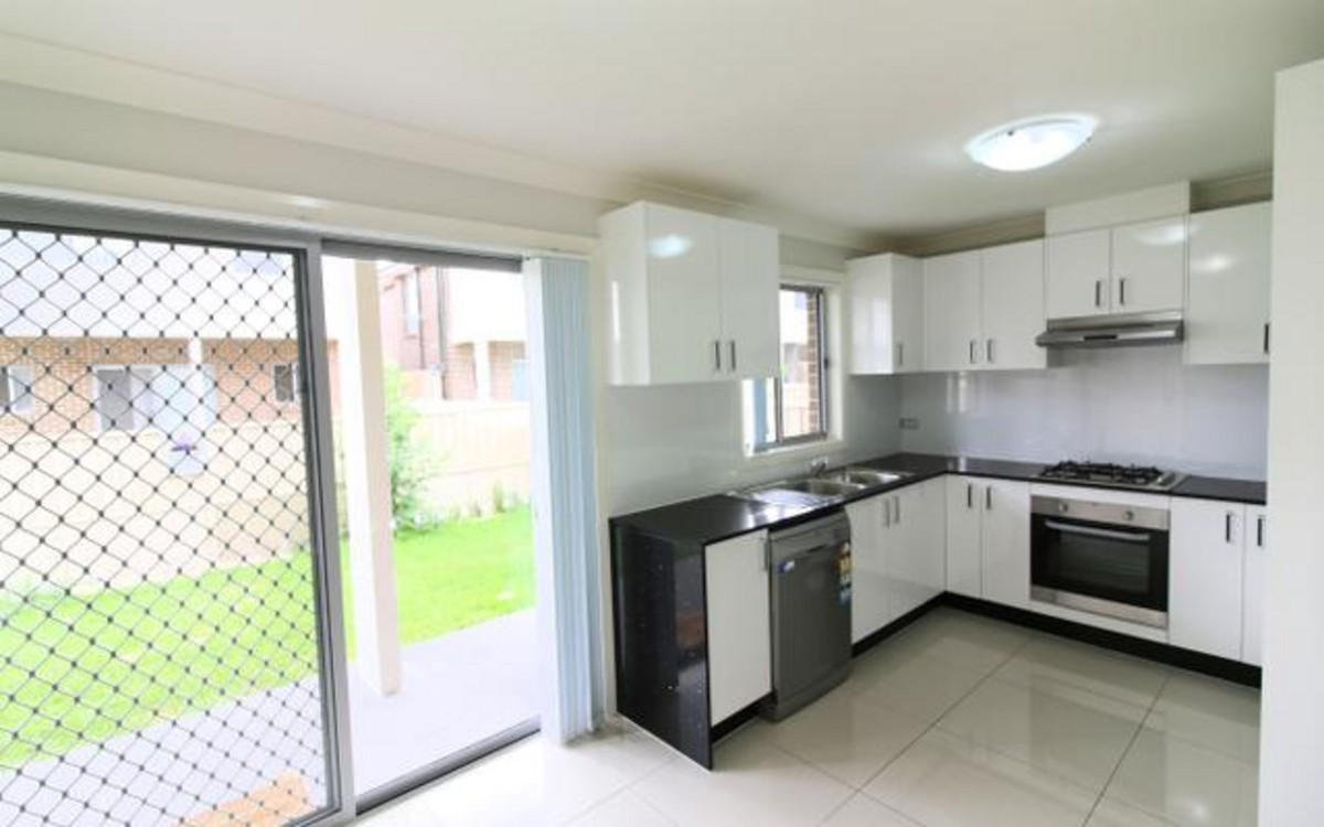 UNIT 26 11 ABRAHAM ST, ROOTY HILL NSW 2766, 0部屋, 0バスルーム, Townhouse