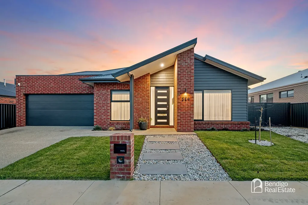 Strathfieldsaye 4房  Expansive, Luxurious Family Home
