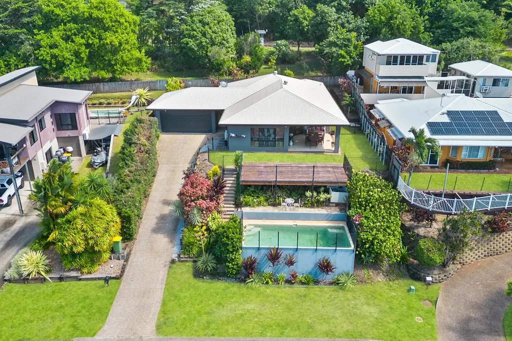 17 Pilosa Street, Redlynch, QLD 4870