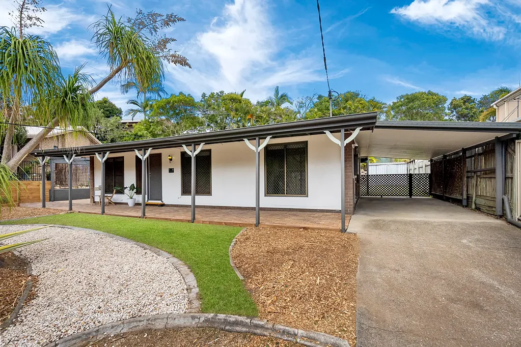 APPLICATIONS PENDING - UNIQUE, RENOVATED & HIGH ON THE HILL