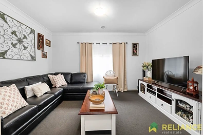 ਰਹਿਣ ਵਾਲਾ ਕਮਰਾ - 37 OLEARY WAY, MADDINGLEY VIC 3340