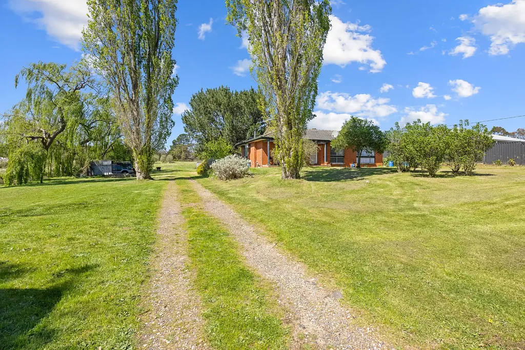 Langwarrin 3ห้องนอน Entry level acreage buying with Endless Potential!!