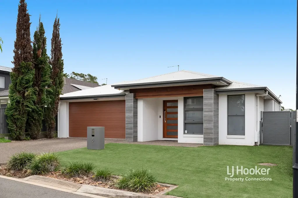 5 Sovereign Place, Bridgeman Downs, QLD 4035