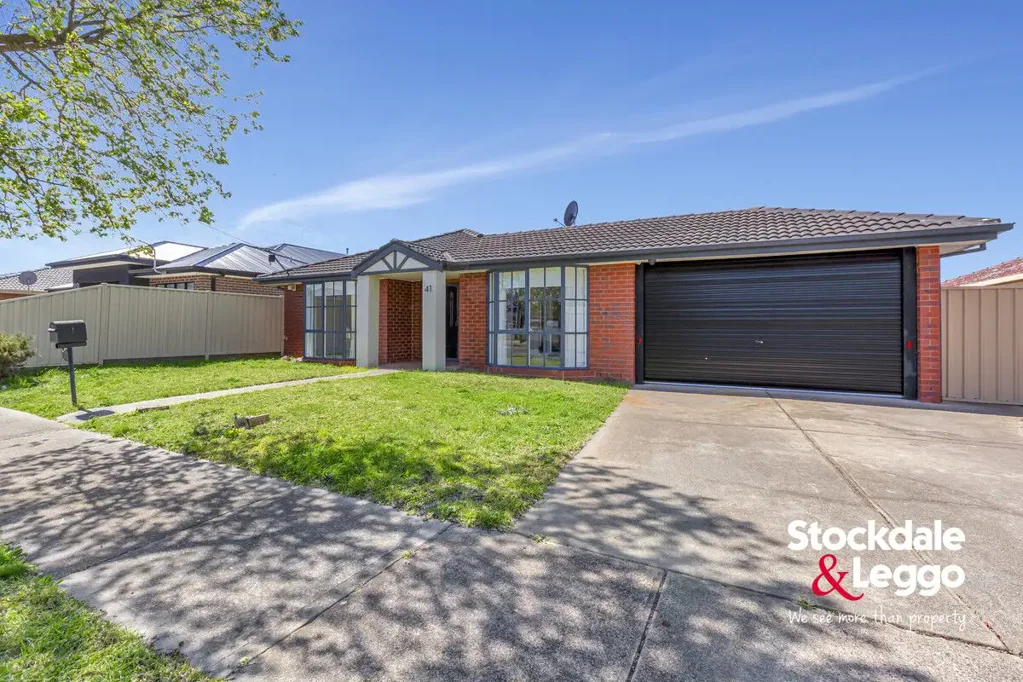 Spacious & Well-Located Family Home in the Heart of Craigieburn