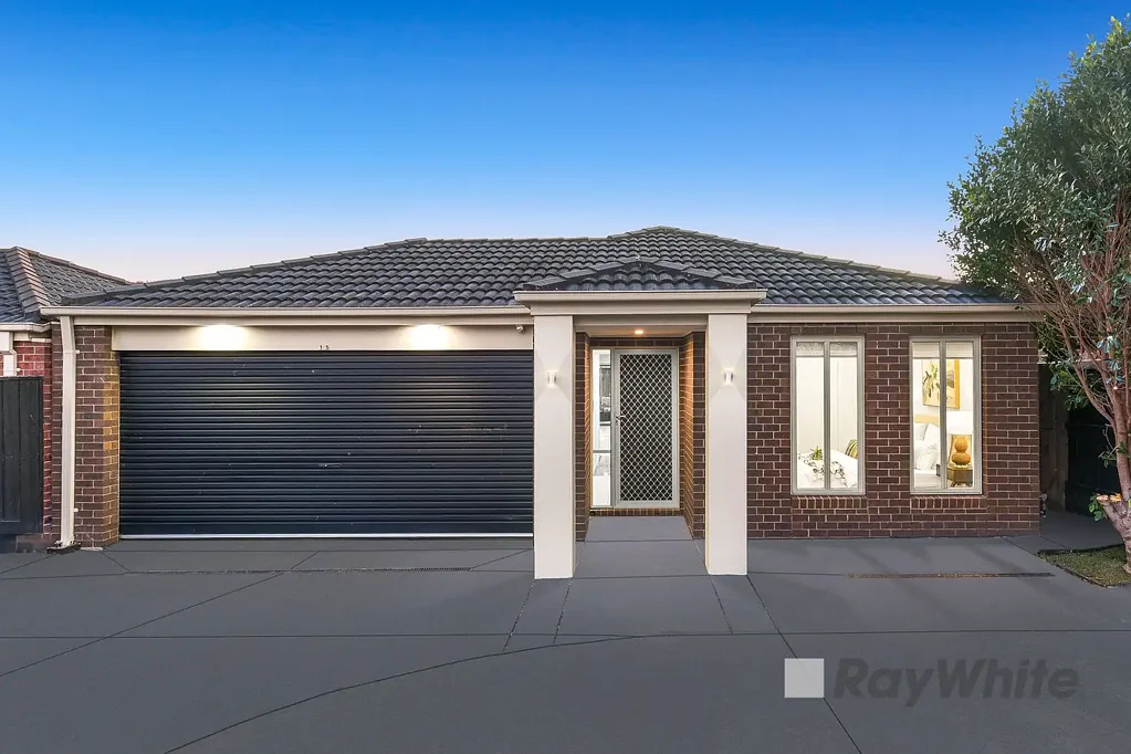 15 Penshurst Way, Cranbourne North, VIC 3977