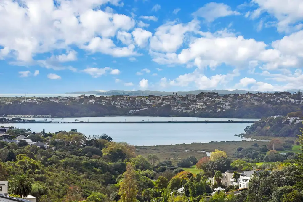 Newmarket 2Habitaciones Stunning Terrace Home with Sea Views in DGZ