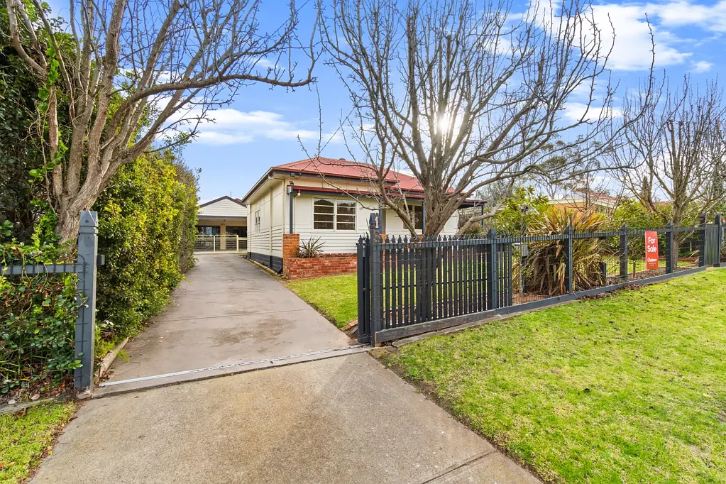 Sale 4 Bedroom Versatile Family Home in Prime Location