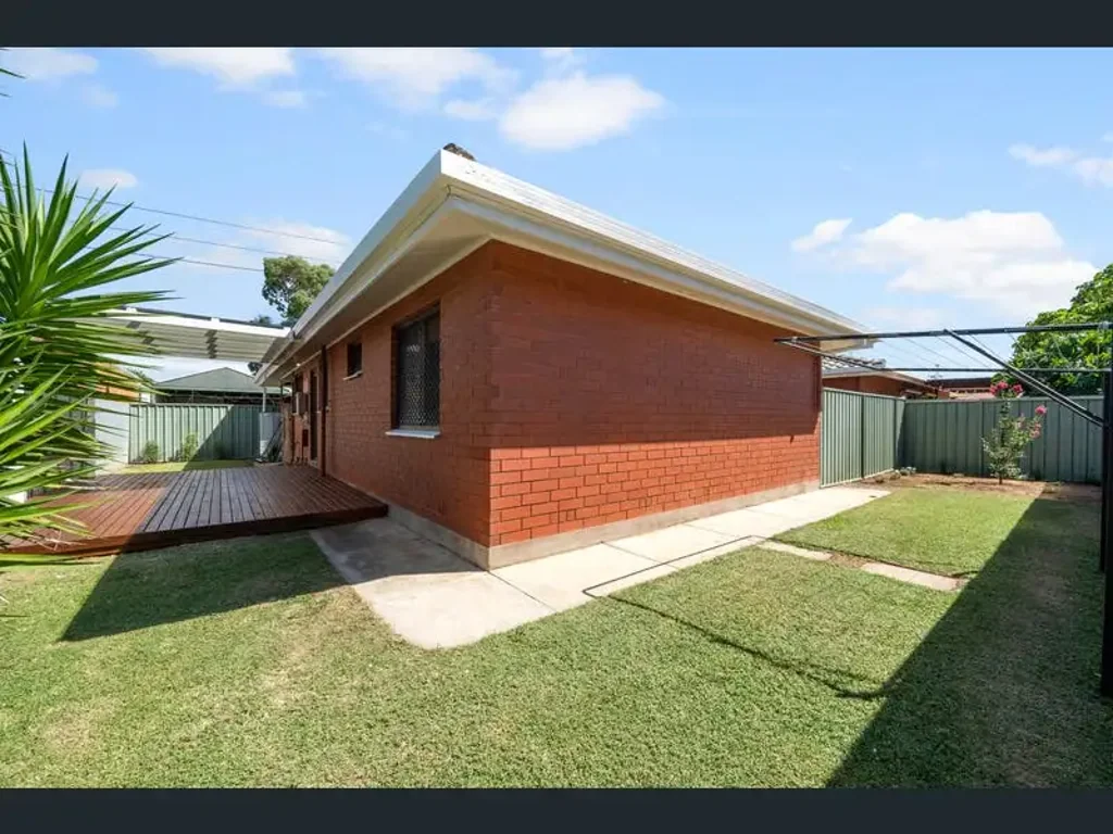 Findon 2ห้องนอน Convenient Low Maintenance Living...... Positioned at REAR OF GROUP.......Spacious rear yard