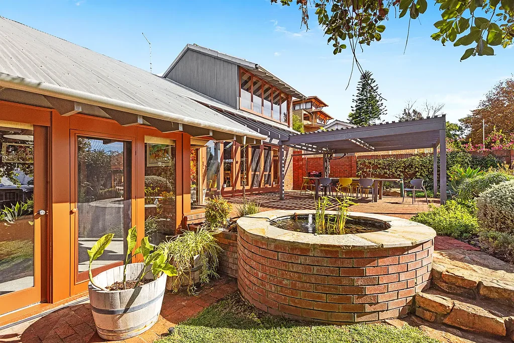 Bicton 5Moenga UNDER OFFER!