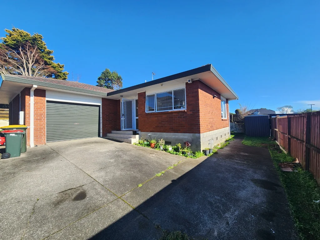 Spacious 2-Bedroom Standalone Home in Papatoetoe