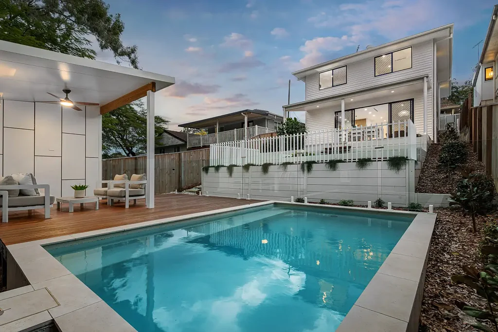 Holland Park West 4कमरा Luxury Family Living with Premium Finishes & Resort-Style Pool