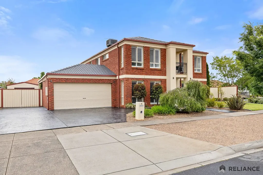 Melton West 5Phòng ngủ Grand Family Luxury on an Expansive 766m² Allotment