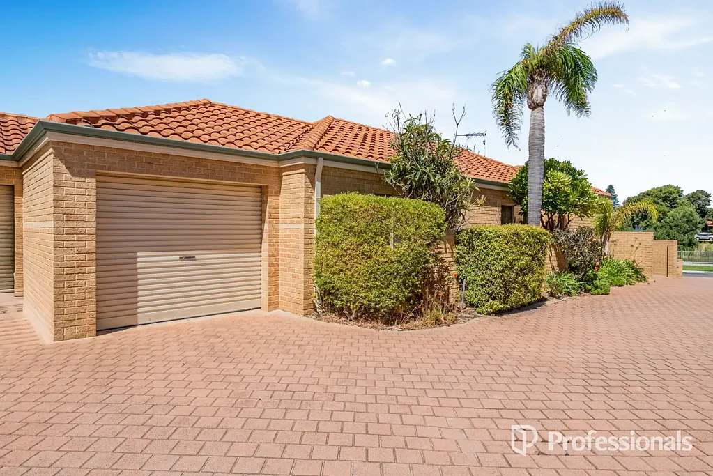 8/8 Centennial Gardens, Hillarys, WA 6025