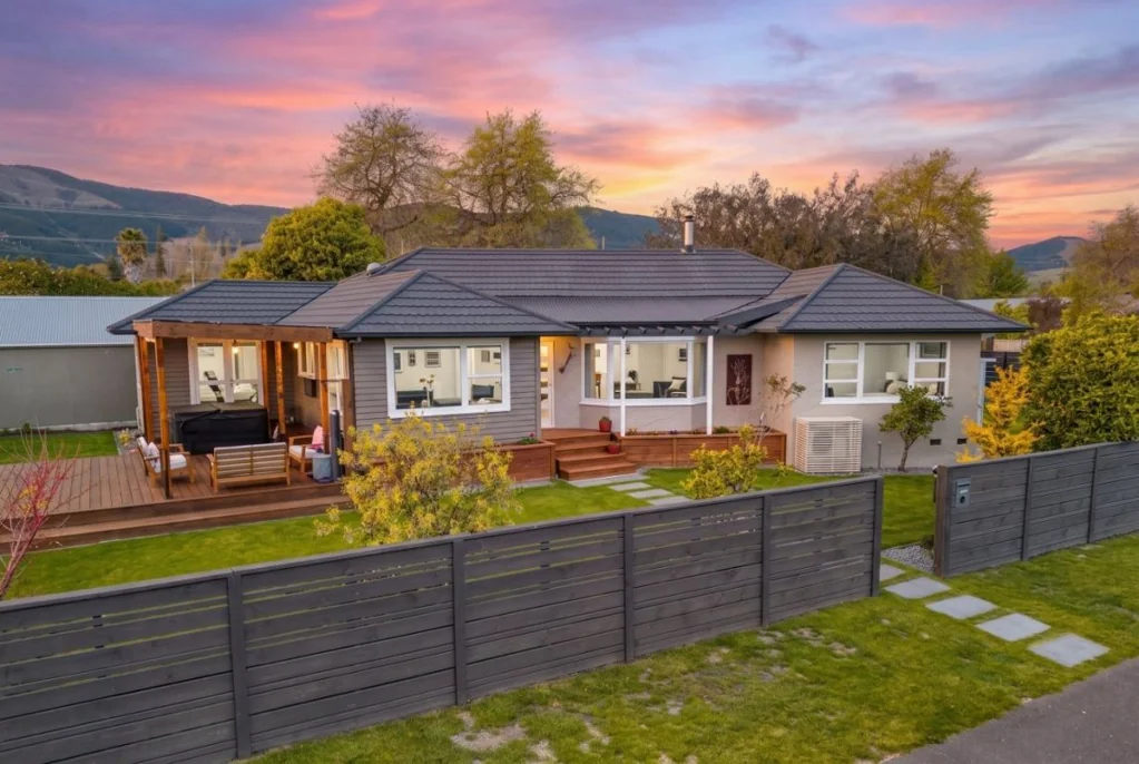 Stoke 5ਬੈੱਡਰੂਮ Fantastic Five Bedroom Family Home