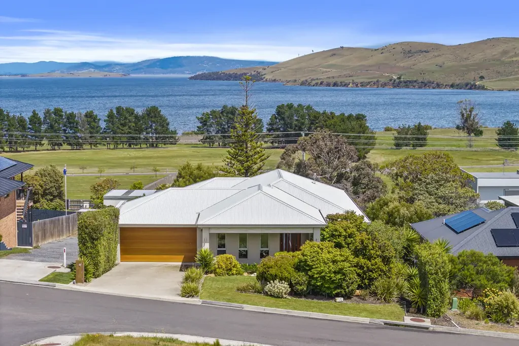 8 Estramina Drive, Oakdowns, TAS 7019