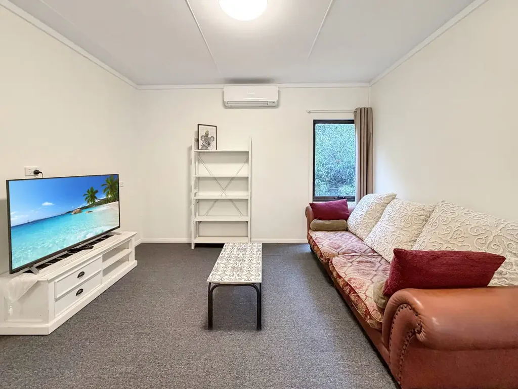 Private Coastal Retreat in Dolphin Cove - apply code - RENTME