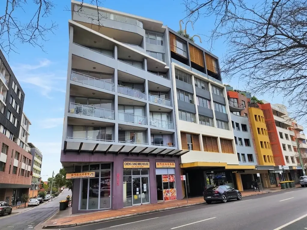 Peaceful & Modern 3-Bedroom Apartment in Prime Maroubra Junction Location