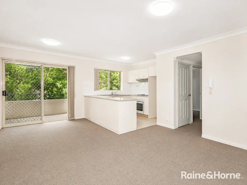 2 Bedroom Unit in a Central Location!