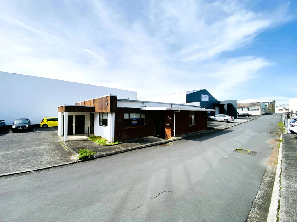 Papakura Spacious Standalone Office
