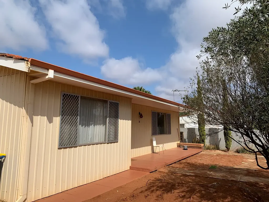 Boulder 3Kwarto Solid Investment with Serious Shed Space