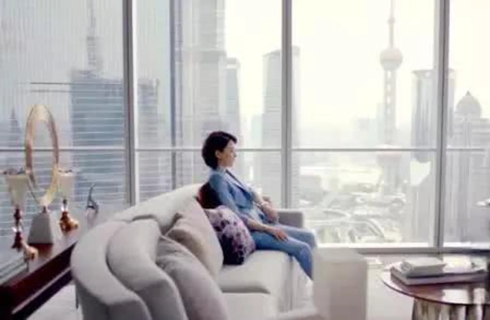 国产剧里穷人的生活太假了！没钱还能坐拥精装大house？