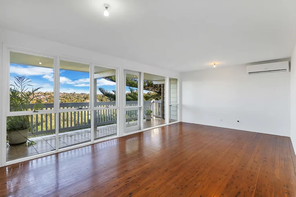 Earlwood 4Habitaciones Freestanding residence with stunning district outlook