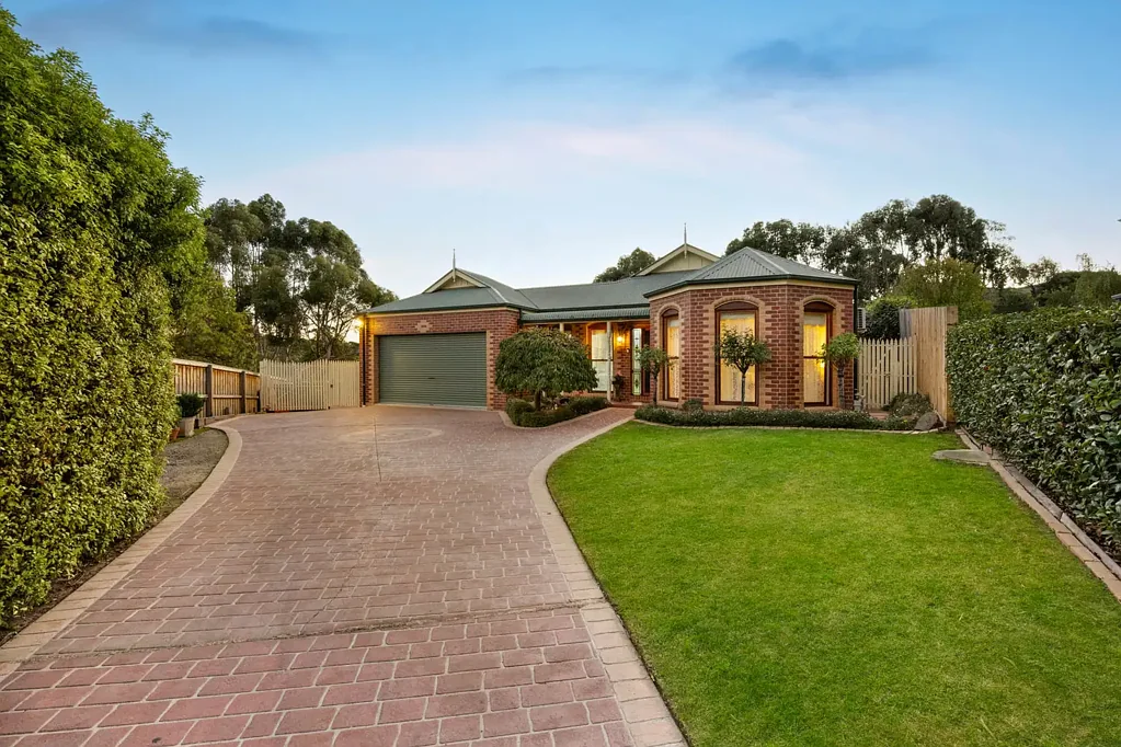 Sunbury 4Zimmer Prestige Family Living with Pool, by Spavin Lake